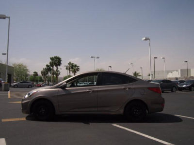 2012 Hyundai Accent GLS