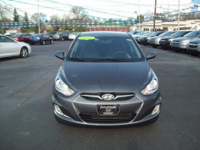 2012 Hyundai Accent  SE