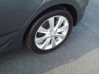 2012 Hyundai Accent  SE