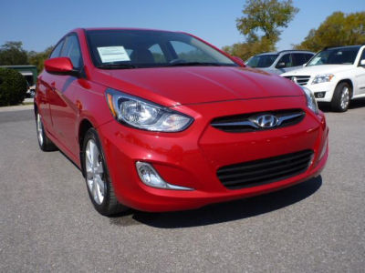 2013 Hyundai Accent  GLS