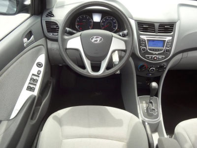 2012 Hyundai Accent GLS