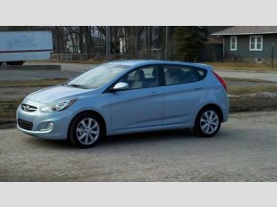 2012 Hyundai Accent  SE