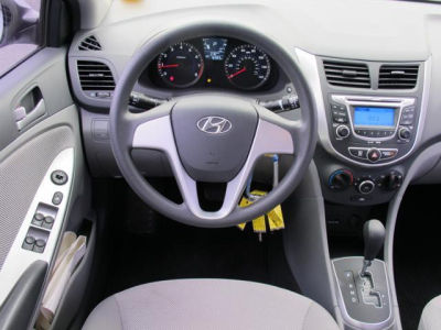 2012 Hyundai Accent GLS