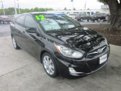 2012 Hyundai Accent GLS