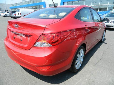 2012 Hyundai Accent GLS