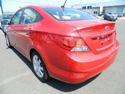 2012 Hyundai Accent GLS