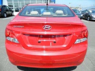 2012 Hyundai Accent GLS