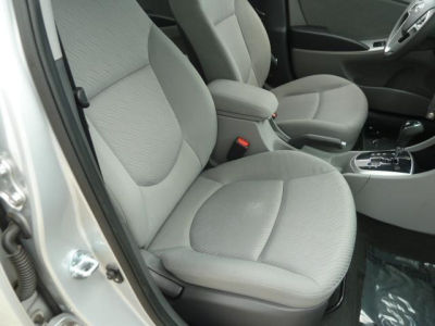 2012 Hyundai Accent  GLS