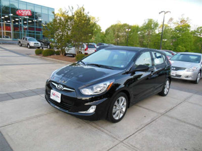 2012 Hyundai Accent  SE