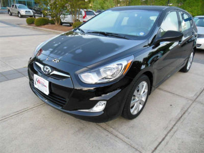 2012 Hyundai Accent  SE