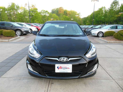 2012 Hyundai Accent  SE