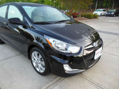 2012 Hyundai Accent  SE