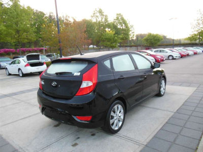2012 Hyundai Accent  SE