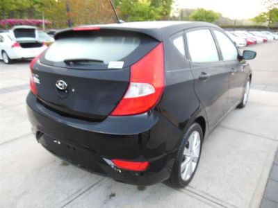 2012 Hyundai Accent  SE