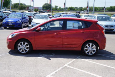 2012 Hyundai Accent  SE
