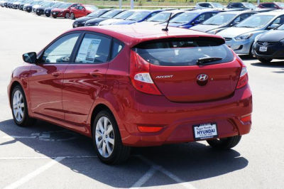2012 Hyundai Accent  SE
