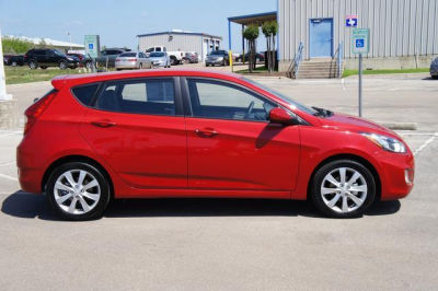 2012 Hyundai Accent  SE