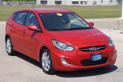 2012 Hyundai Accent  SE