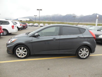 2012 Hyundai Accent  SE