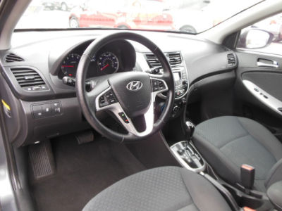 2012 Hyundai Accent  SE