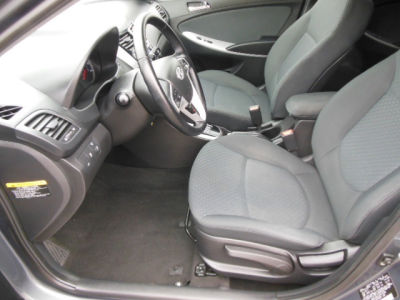 2012 Hyundai Accent  SE
