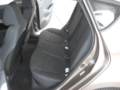 2012 Hyundai Accent SE