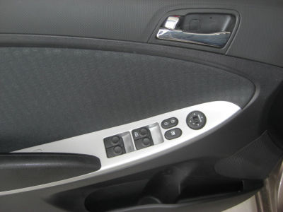 2012 Hyundai Accent SE