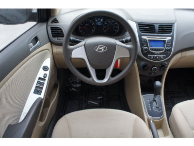 2012 Hyundai Accent  GLS