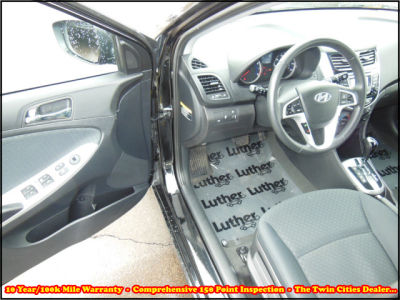 2012 Hyundai Accent  SE