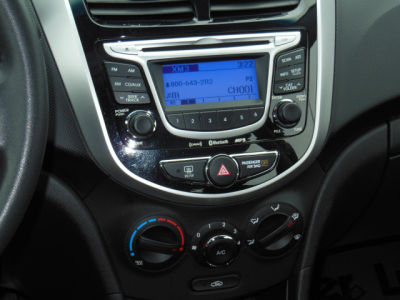 2012 Hyundai Accent  SE