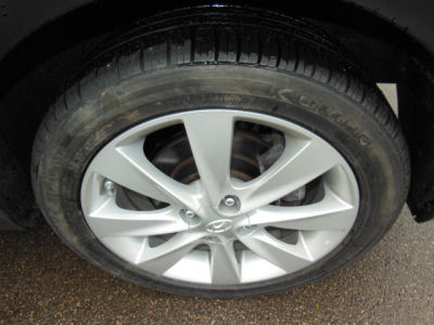 2012 Hyundai Accent  SE