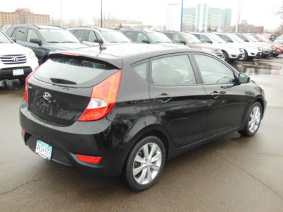 2012 Hyundai Accent  SE