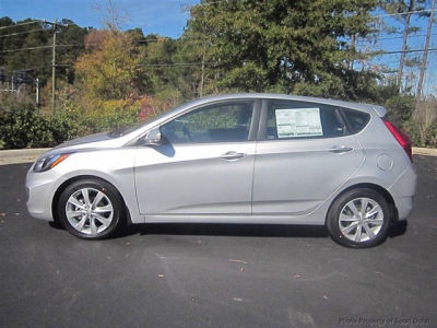 2012 Hyundai Accent  SE