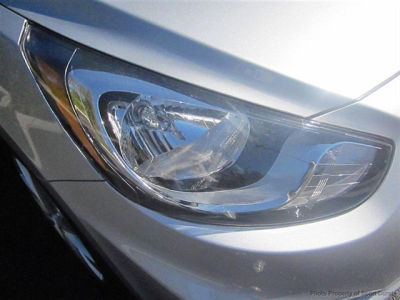 2012 Hyundai Accent  SE
