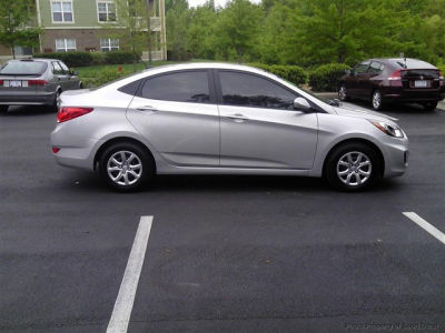 2013 Hyundai Accent  GLS