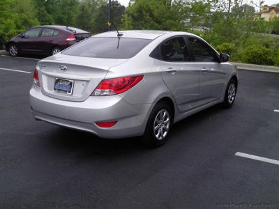 2013 Hyundai Accent  GLS