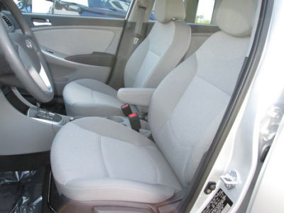 2012 Hyundai Accent  GLS