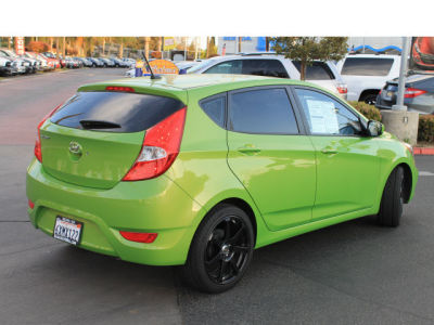 2013 Hyundai Accent  SE