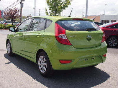 2012 Hyundai Accent  SE