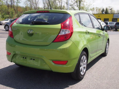 2012 Hyundai Accent  SE
