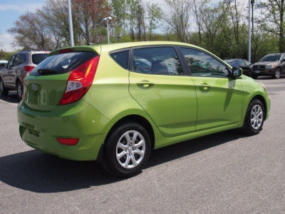 2012 Hyundai Accent  SE