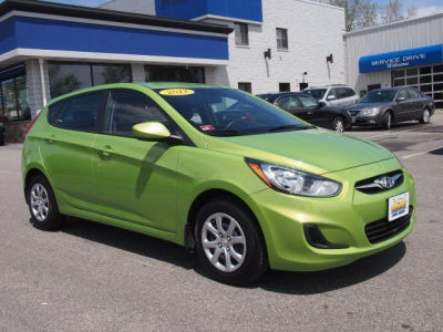 2012 Hyundai Accent  SE
