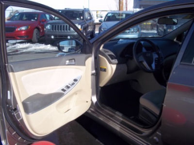 2012 Hyundai Accent  GLS