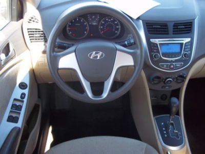 2012 Hyundai Accent  GLS