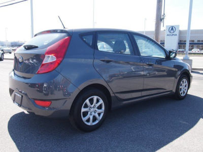 2012 Hyundai Accent GS