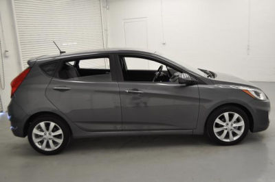 2012 Hyundai Accent  SE