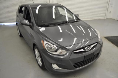 2012 Hyundai Accent  SE