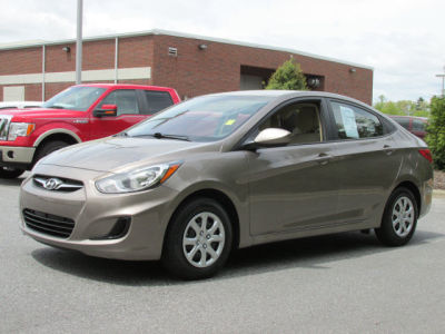 2013 Hyundai Accent  GLS