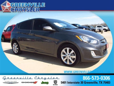 2012 Hyundai Accent  SE