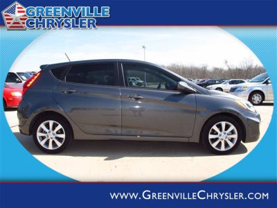 2012 Hyundai Accent SE